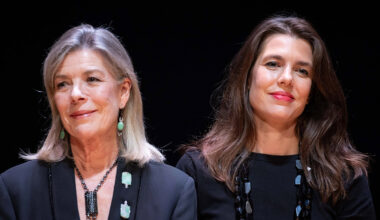 Carolina di Monaco e Charlotte Casiraghi, identiche e magnifiche. Alexandra di Hannover esclusa