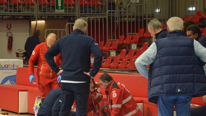 Coach Manzo fuori pericolo: l’allenatore è già tornato a casa dopo il malore durante la partita dell’Assigeco