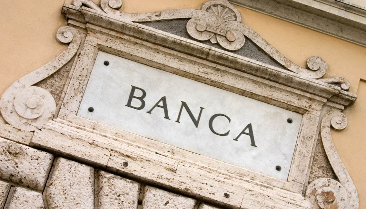Contributo delle banche alla Manovra, 10 miliardi tra tasse e regole più rigide