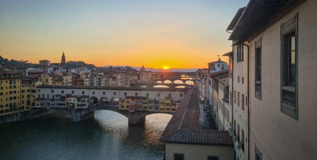 Uffizi, al via le aperture serali del venerdì al Corridoio Vasariano