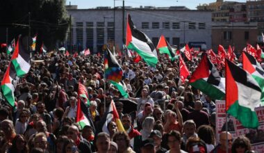 Roma, di nuovo in piazza per la manifestazione pro Gaza: 'Stop al genocidio'. LIVE