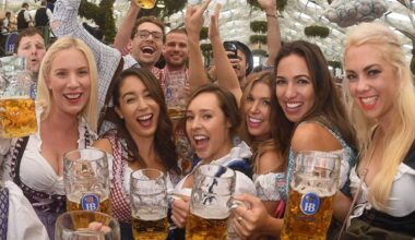 Arrestato per molestie sessuali all'Oktober Fest di Monaco, nei guai noto imprenditore del vino