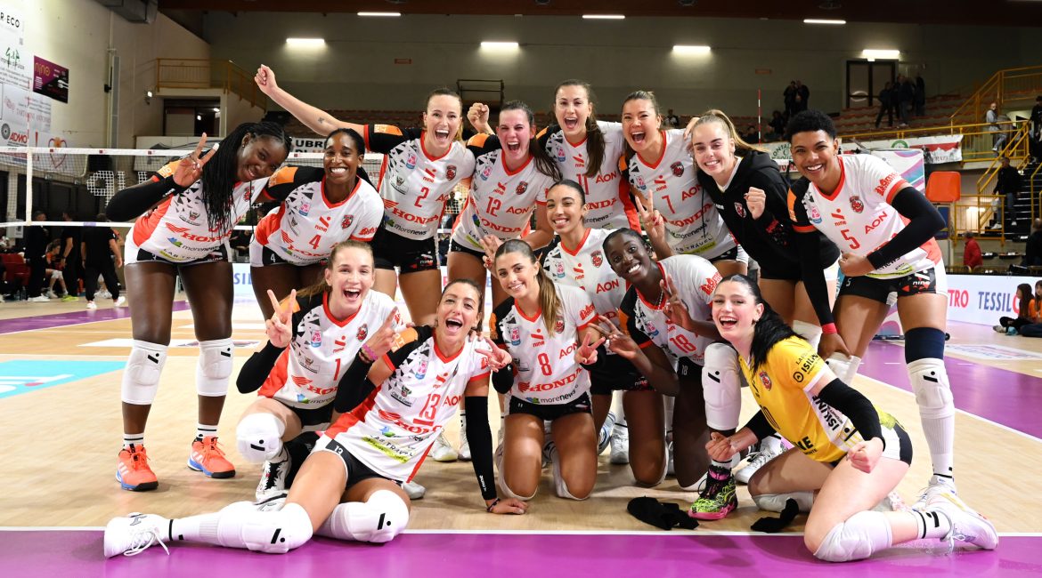 Pallavolo A1 femminile. Impresa Cuneo, vince in rimonta a Macerata da 0-2 a 3-2