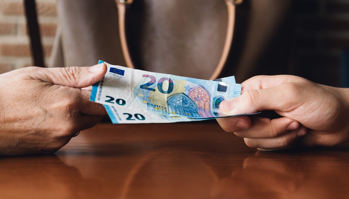 Busta paga, quando la trattenuta per danni è illegale: la Cassazione