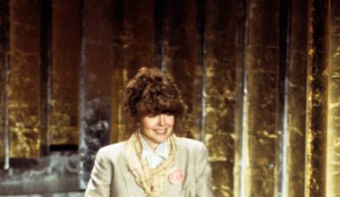 Diane Keaton è morta a 79 anni: addio alla prima donna che vestì il power dressing di Armani agli Oscar