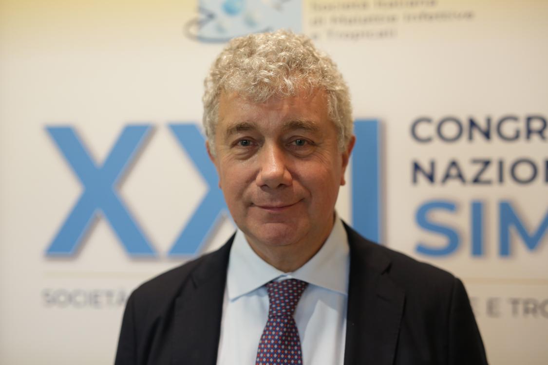 Tempesta di virus in arrivo, SIMIT: “La Campania deve recuperare sul fronte vaccini”