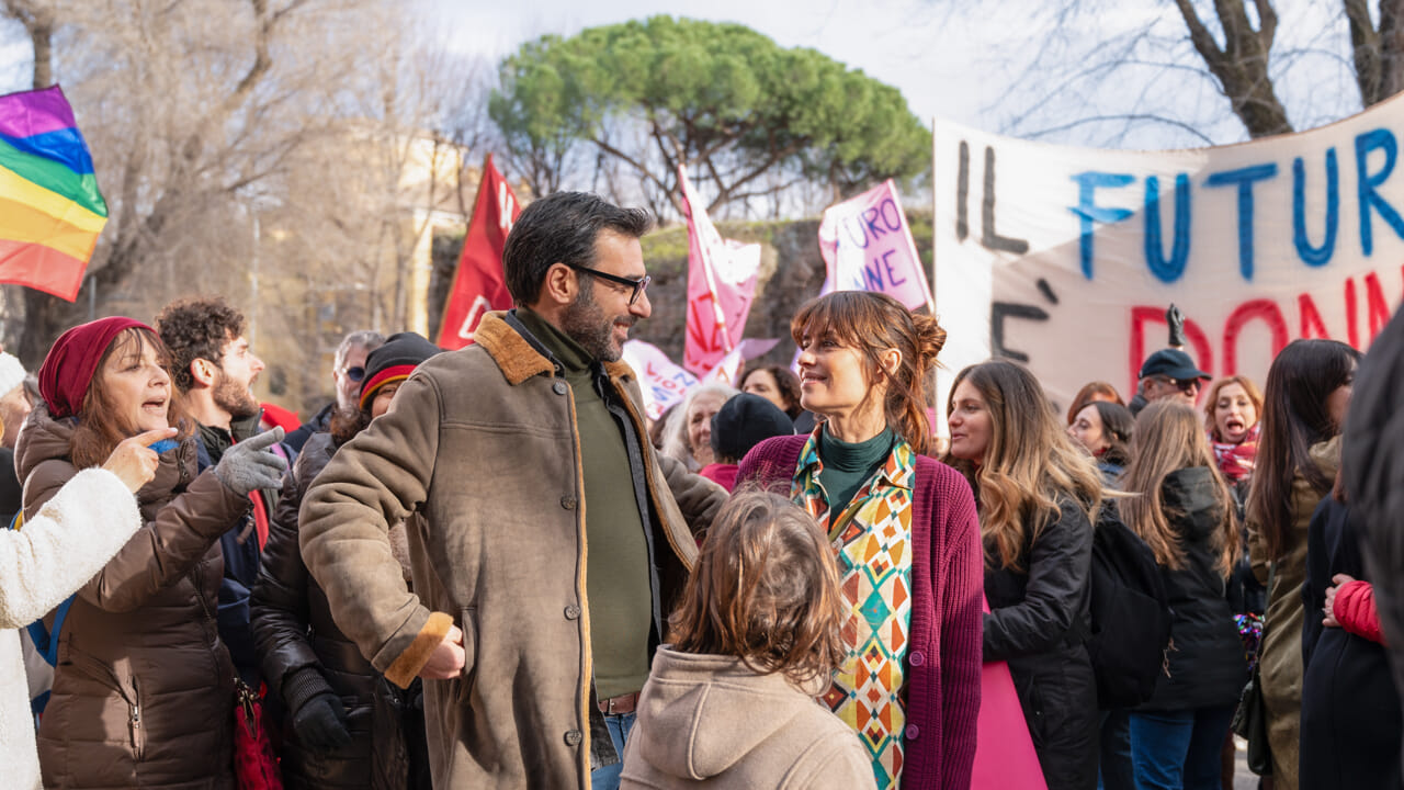 "2 cuori e 2 capanne", Edoardo Leo e Claudia Pandolfi in una storia d'amore tutta romana