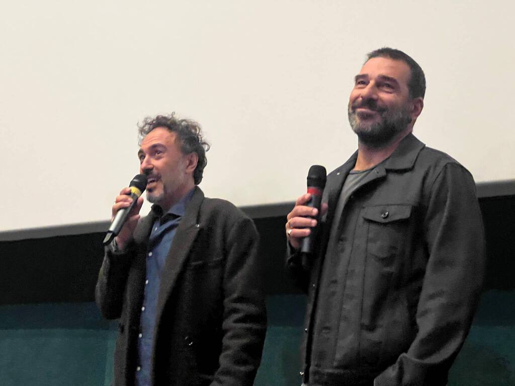 Varese accoglie in una sala strapiena l'attore Edoardo Leo e il regista Alessandro Aronadio