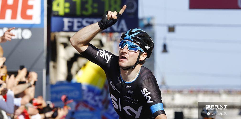 Giro d'Italia 2015, Elia Viviani vince la sua prima tappa al Giro d'Italia sul traguardo di Genova con la maglia del Team Sky