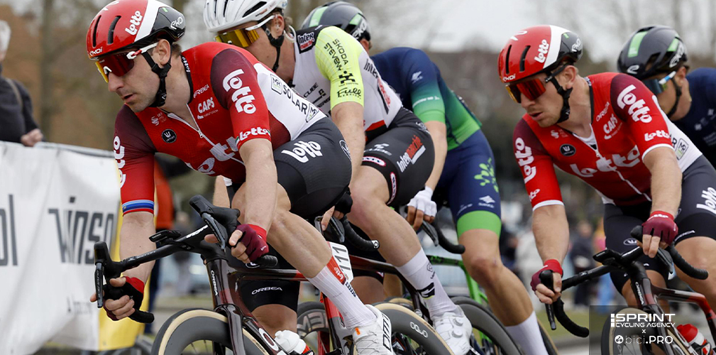 Bredene Koksijde Classic 2025, Elia Viviani in curva