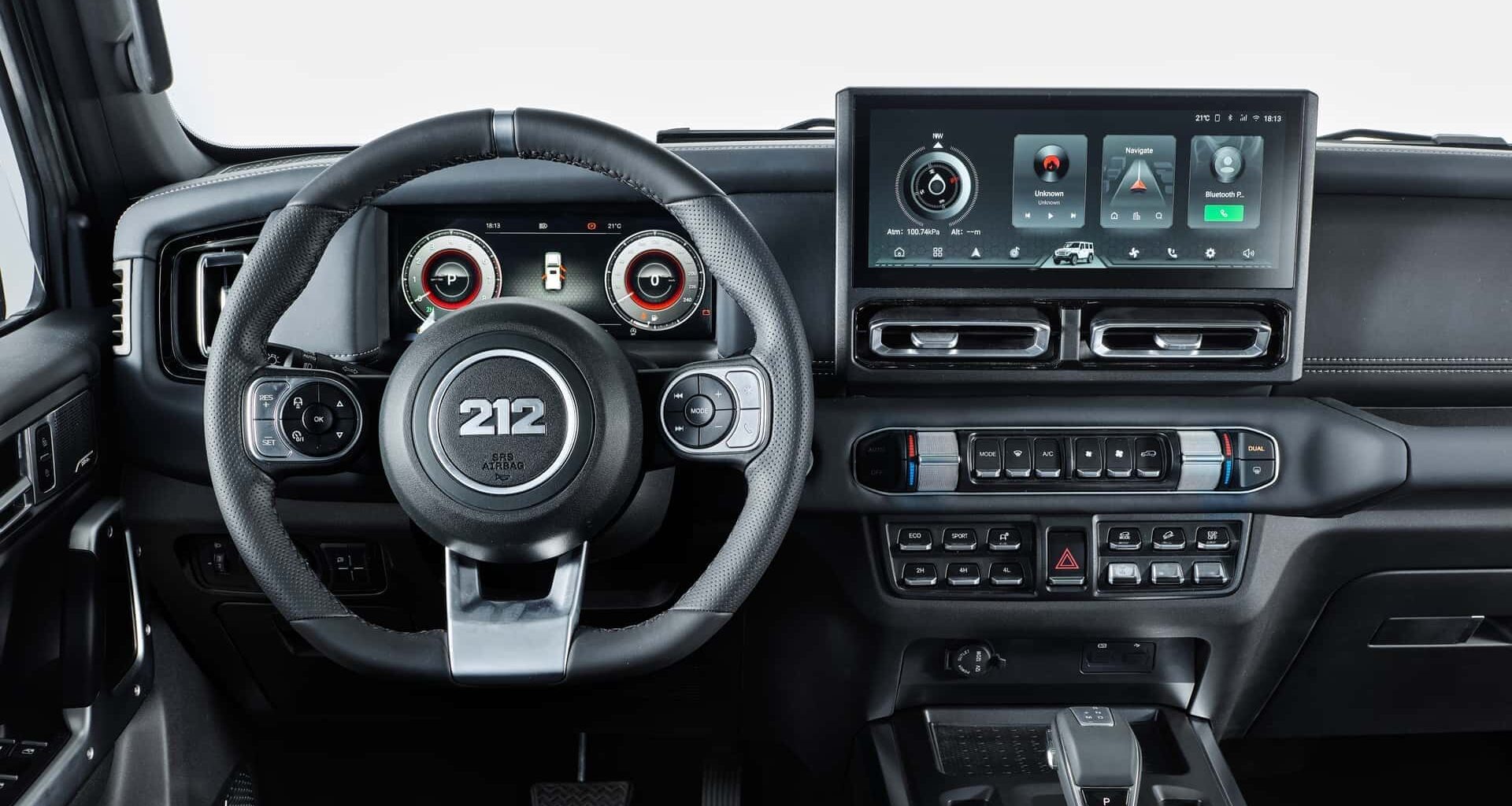 EMC 212, gli interni e il bagagliaio del nuovo fuoristrada a benzina