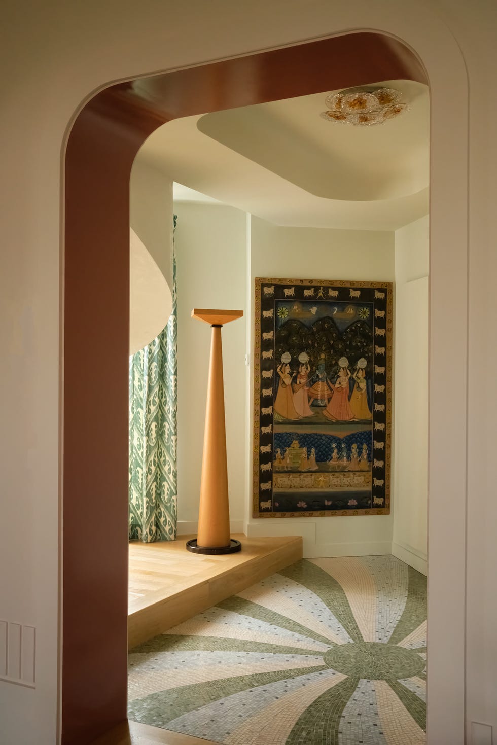 una vivienda parisina con mobiliario moderno y colores italianos del estudio hauvette madani