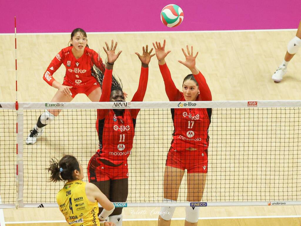 le Farfalle provano a stupire