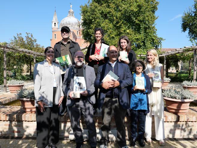 a Venezia i vincitori del primo “Premio Letterario Giovani Lettori” di Venice Gardens Foundation. La bellezza come ponte tra bambini ed ecosistemi- Corriere.it