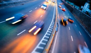 Con una Ferrari a più di 100 km/h oltre il limite: fermato e auto sequestrata