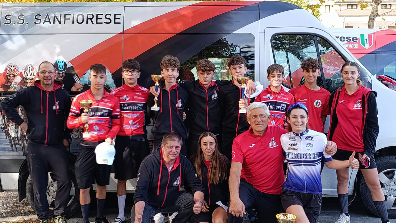 Ciclocross, la Sanfiorese vola in testa al campionato