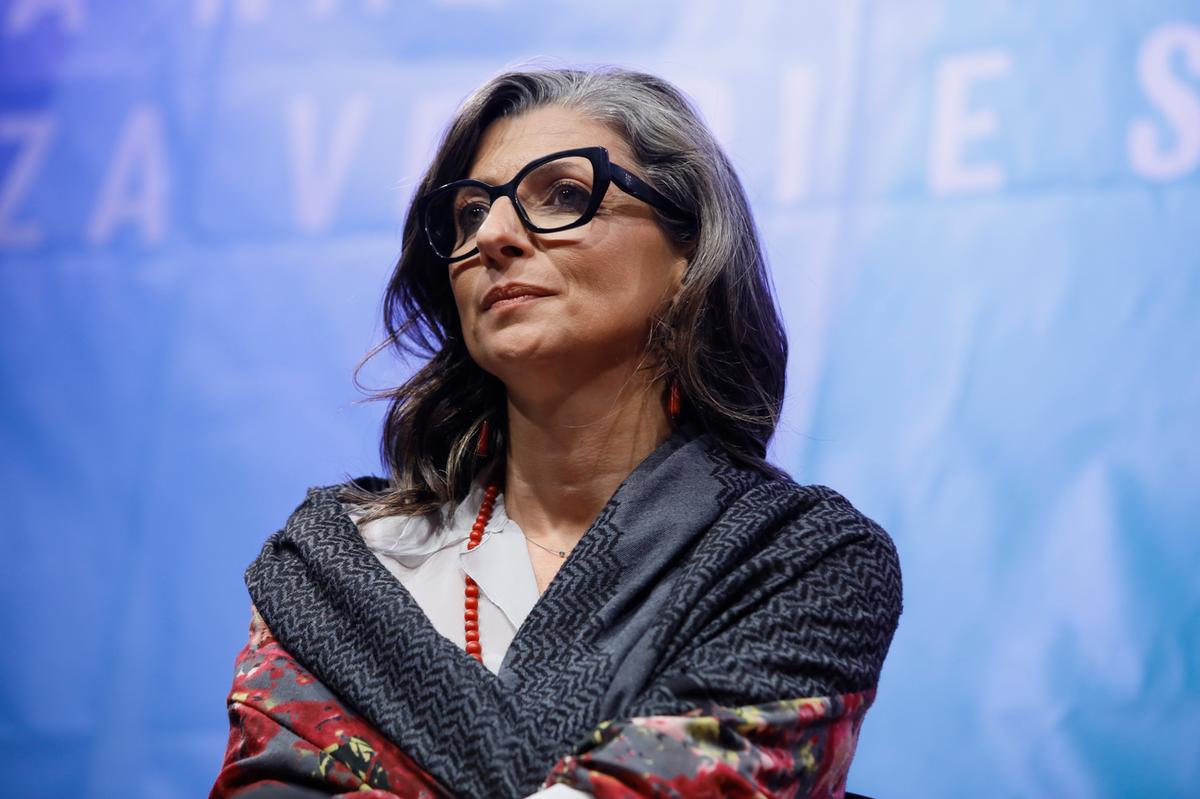 Francesca Albanese, le crepe a sinistra. Dalle parole su Liliana Segre ‘non lucida’ al fuoco di fila del Pd: “Narcisista, arrogante, polarizzante”