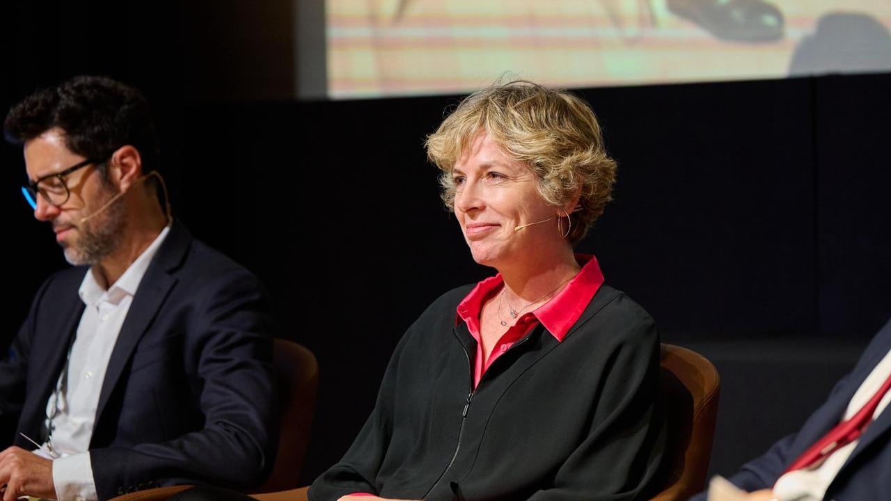 Intelligenza artificiale in sanità, il ministro Sala a Londra: la digitalizzazione completa è una priorità