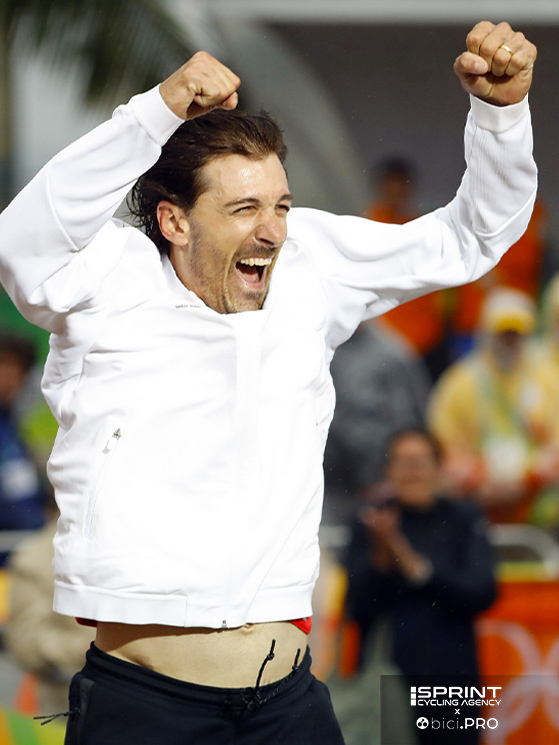 Olimpiadi di Rio 2016, cronometro individuale maschile, Fabian Cancellara sale sul podio