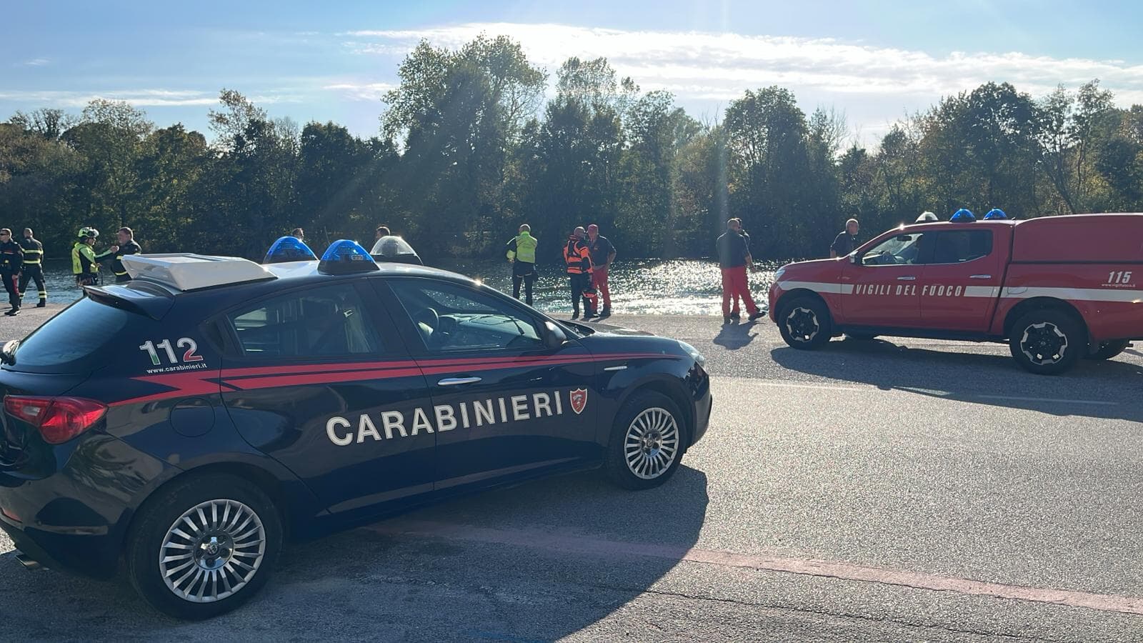 I carabinieri intervenuti in riva al Sile per le ricerche