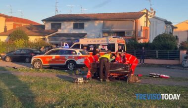 Aggredito e accoltellato per gelosia, 32enne in fin di vita