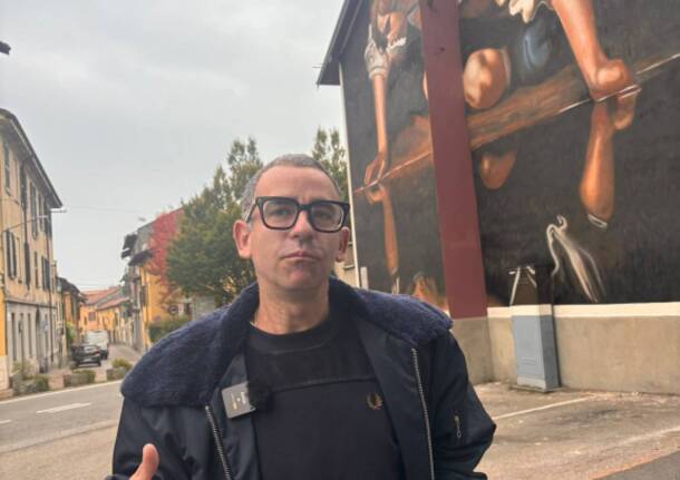 Il nuovo murale di Andrea Ravo Mattoni a Comerio