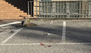 Giovane accoltellato nella notte, trovato morto in un parcheggio