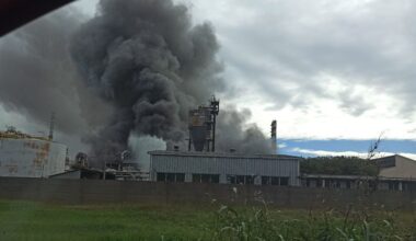 scoppia un incendio al petrolchimico