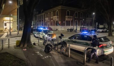 uomo col machete fermato mentre colpiva altre persone