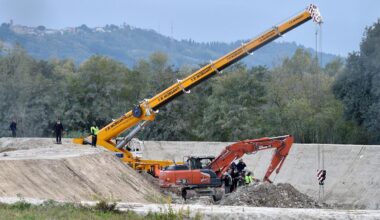 Incidente sul lavoro a Corridonia, operaio sommerso dalla ghiaia: corsa contro il tempo per salvarlo - Il Resto del Carlino