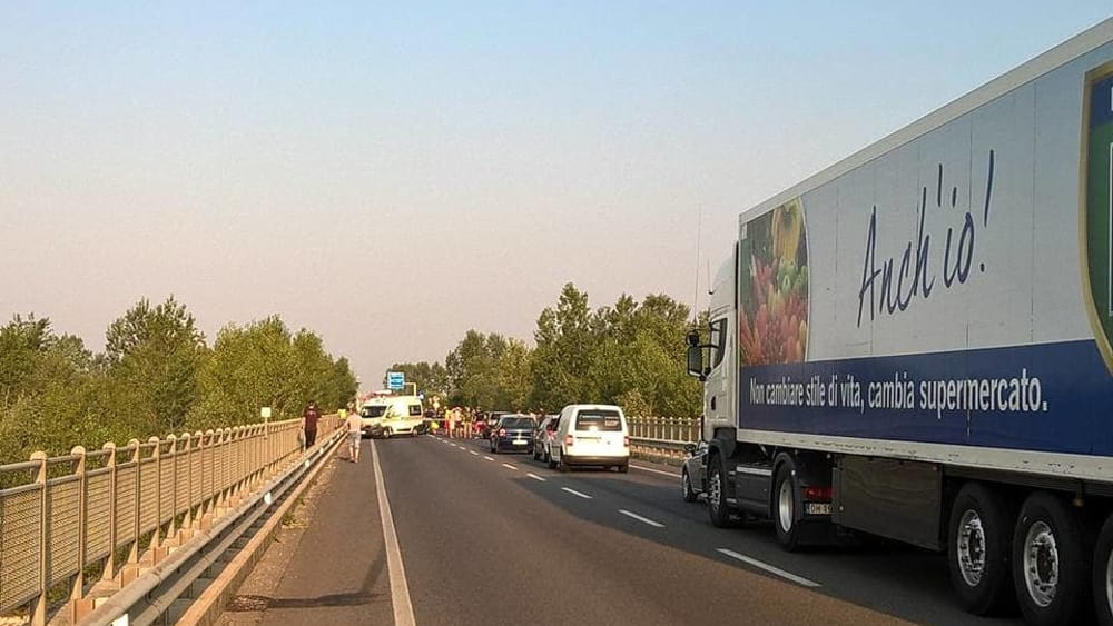 Incidente stradale Ponte della Delizia, bracciante agricolo travolto a morte