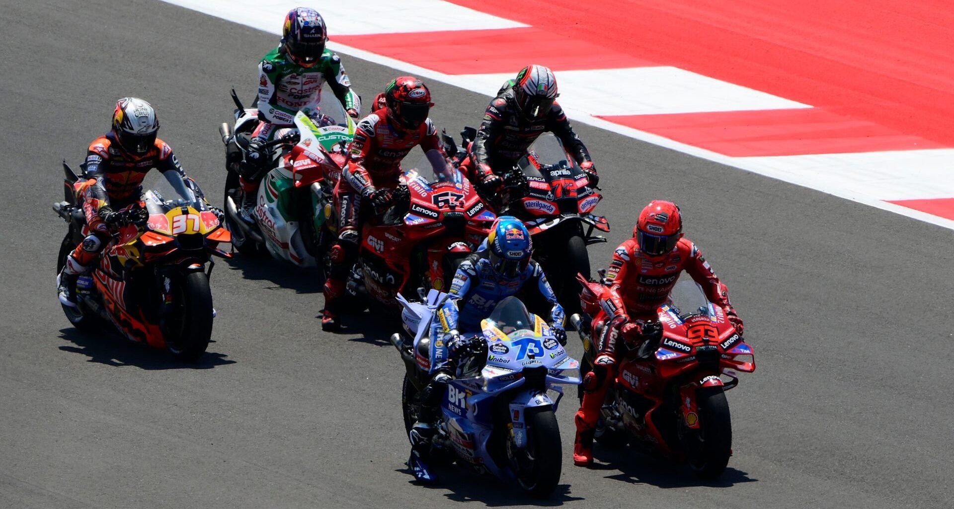 Dal 2027 la MotoGP riserverà lo stesso trattamento ai team ufficiali e a quelli satellite