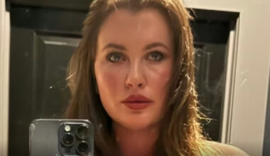 Ireland Baldwin contro papà Alec e mamma Kim Basinger: «Narcisisti, inaffidabili e tossicodipendenti»