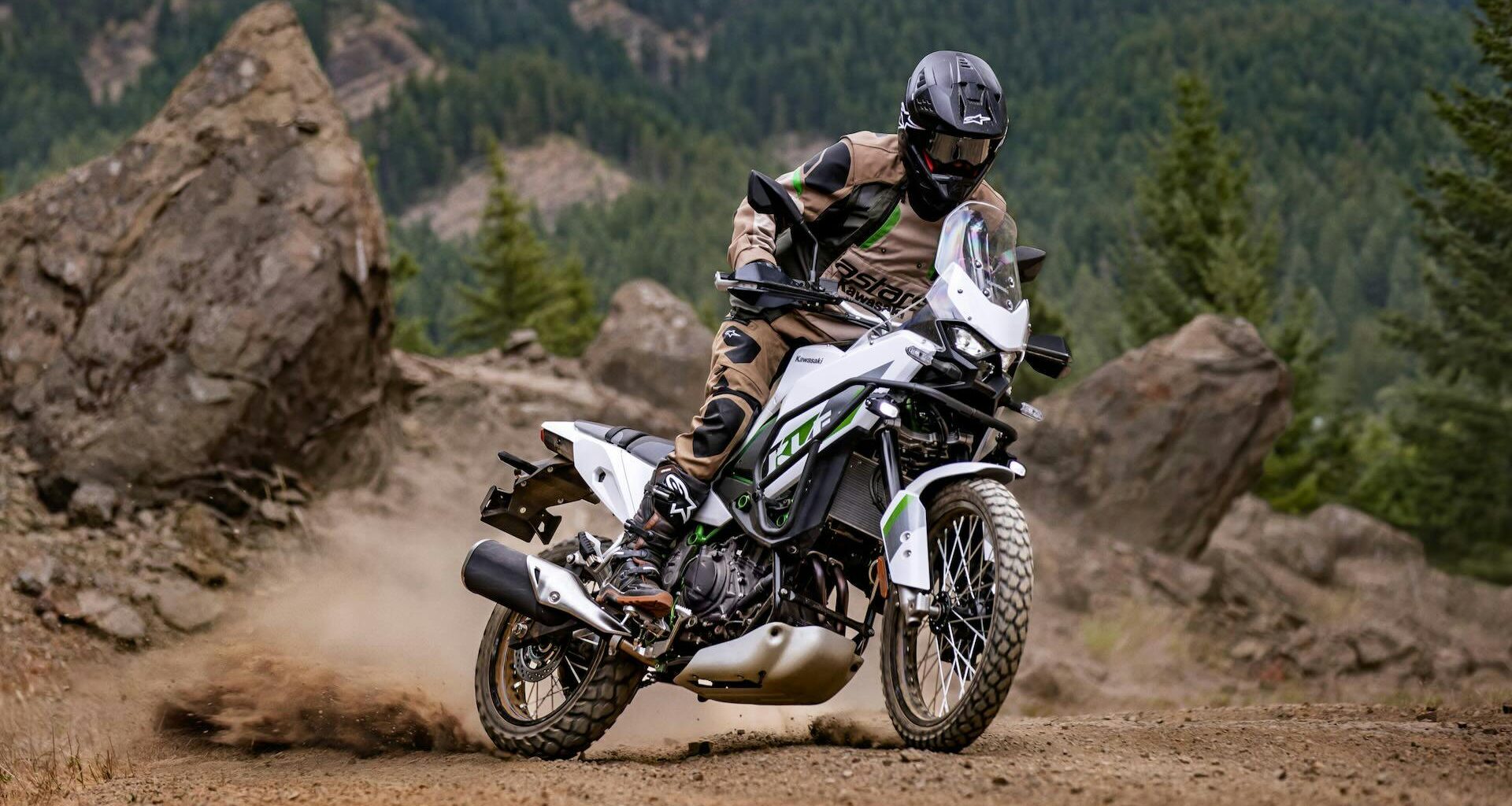 Nuova Kawasaki KLE500 2026, come è bella l'avventura