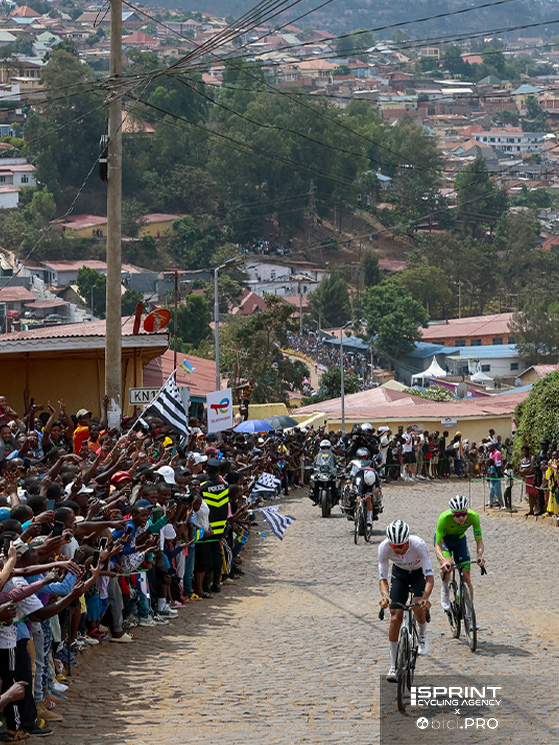 Campionati del mondo Kigali 2025 strada professionisti, attacco Isaac Del Toro, Tadej Pogacar, Juan Ajuso