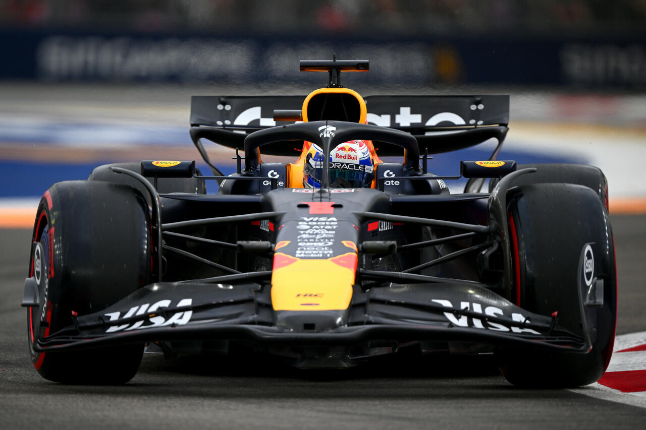 Verstappen Red Bull Ala anteriore GP Singapore F1 2025