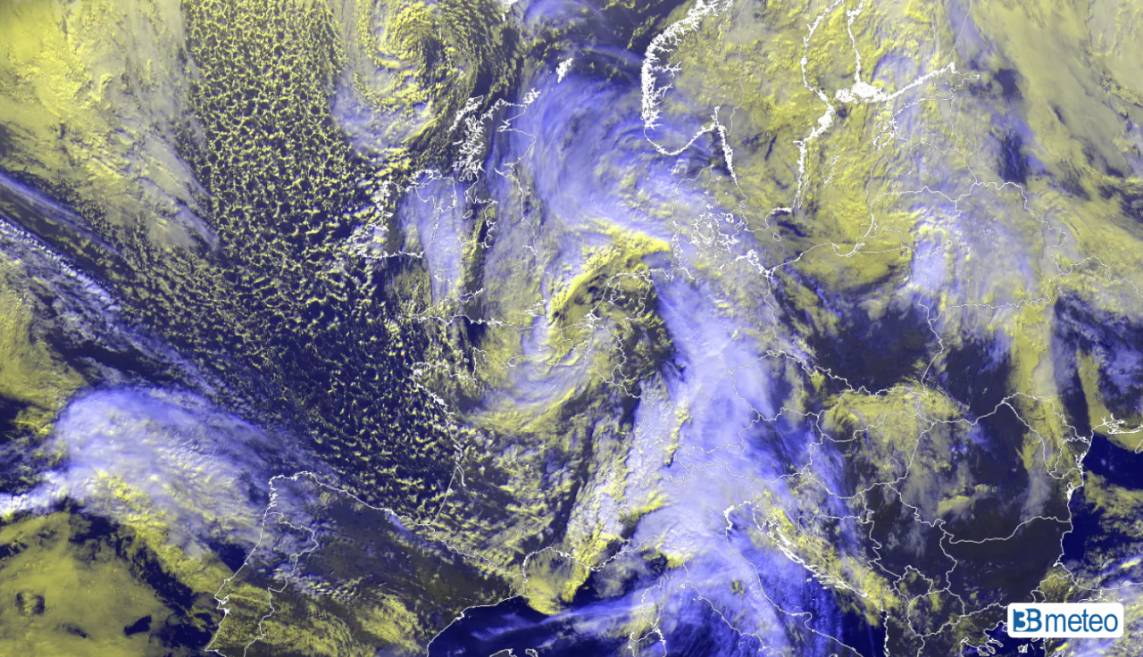 La tempesta Benjamin giovedì mattina vista dal satellite