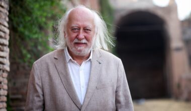 Laszlo Krasznahorkai, chi è il Premio Nobel per la Letteratura 2025