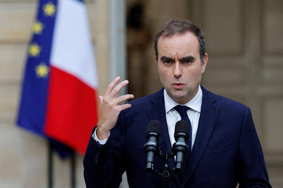 "Mia missione è terminata". Macron nominerà nuovo premier in 48 ore