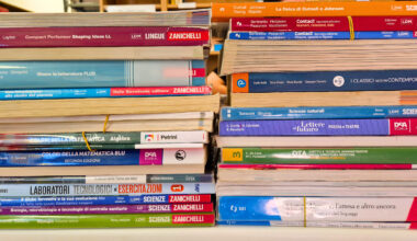 A settembre calano i grassi, salgono i prezzi dei libri scolastici