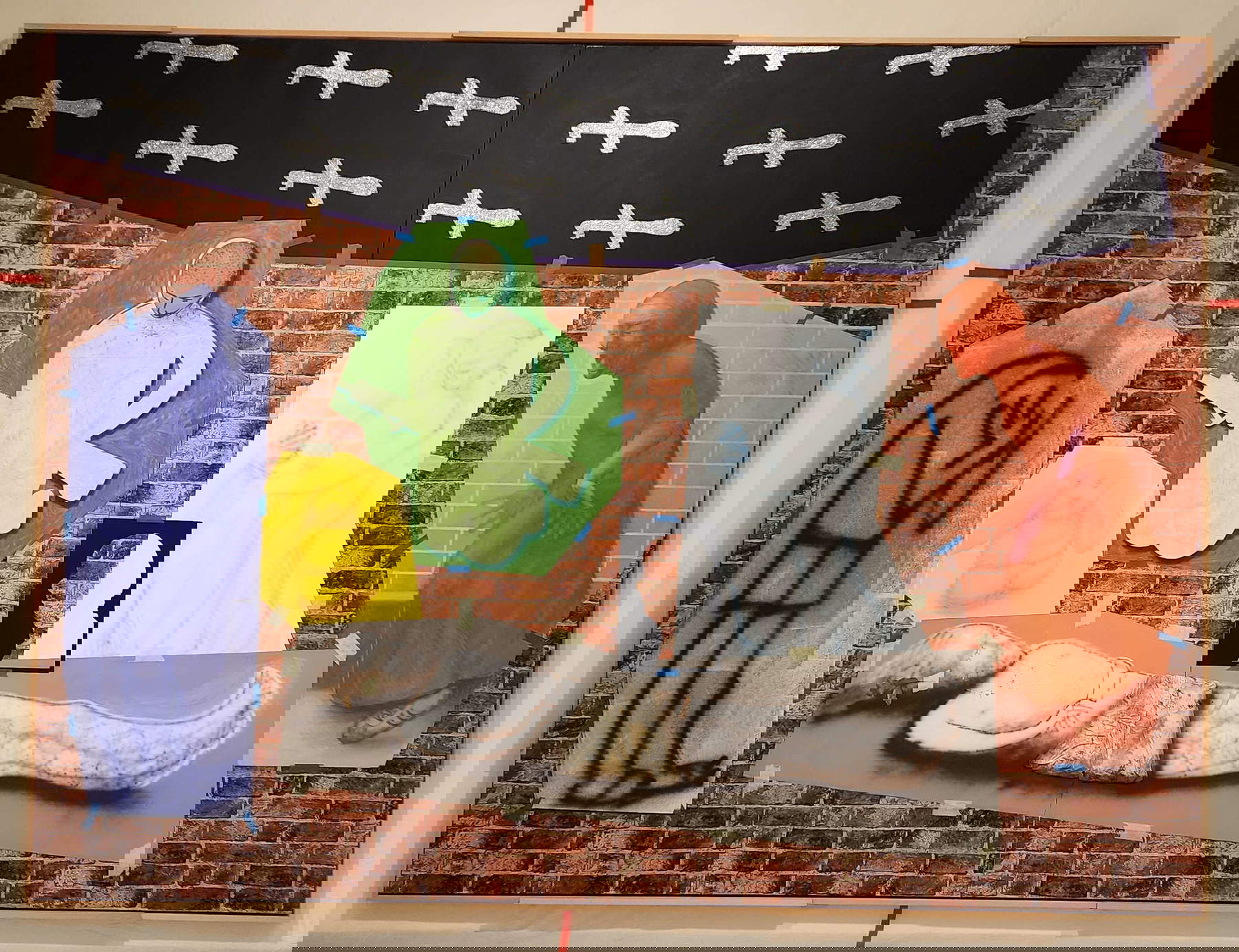 Luca Bertolo, Compianto (2024; olio e acrilico e carta da parati su tela, 300 x 400 cm)