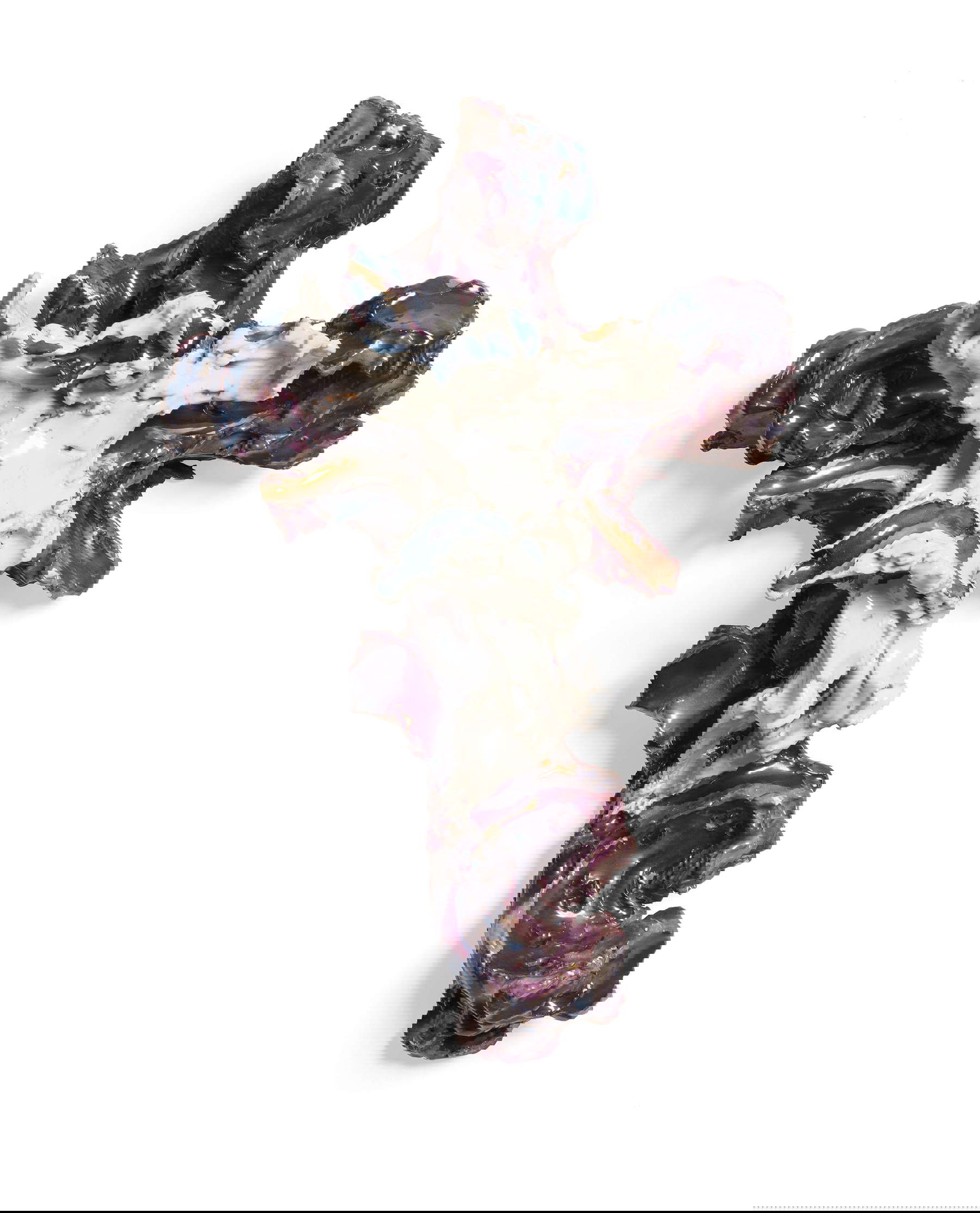 Lucio Fontana, Crocifisso (1951; terracotta smaltata, dipinta e lustrata: nero, amaranto, bianco e giallo, 50 x 35 x 18 cm;St. Moritz, Karsten Greve) © Fondazione Lucio Fontana, Milano, by SIAE 2025