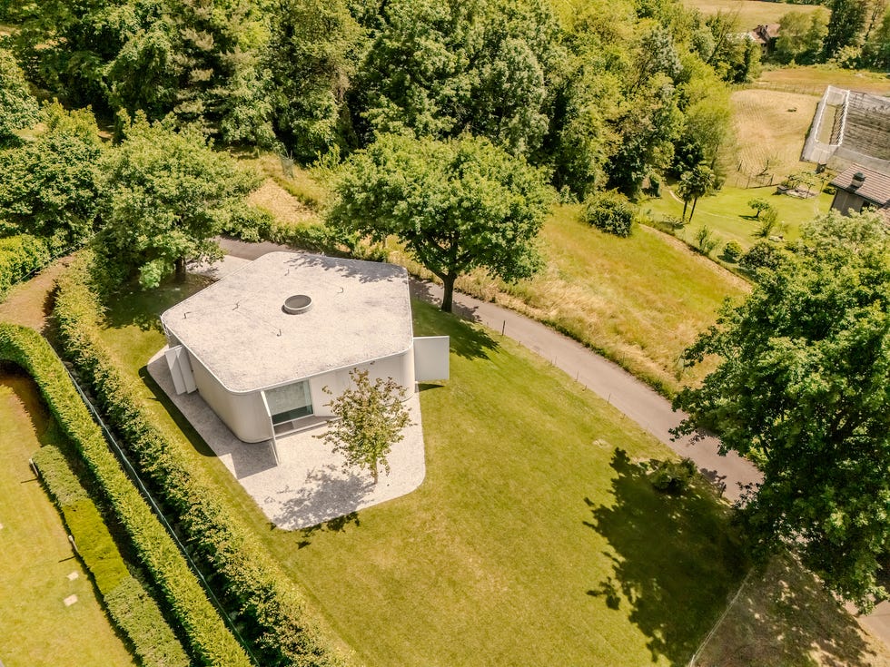 Un pentagono avveniristico sul Lago Maggiore un pentagono avveniristico sul lago maggiore