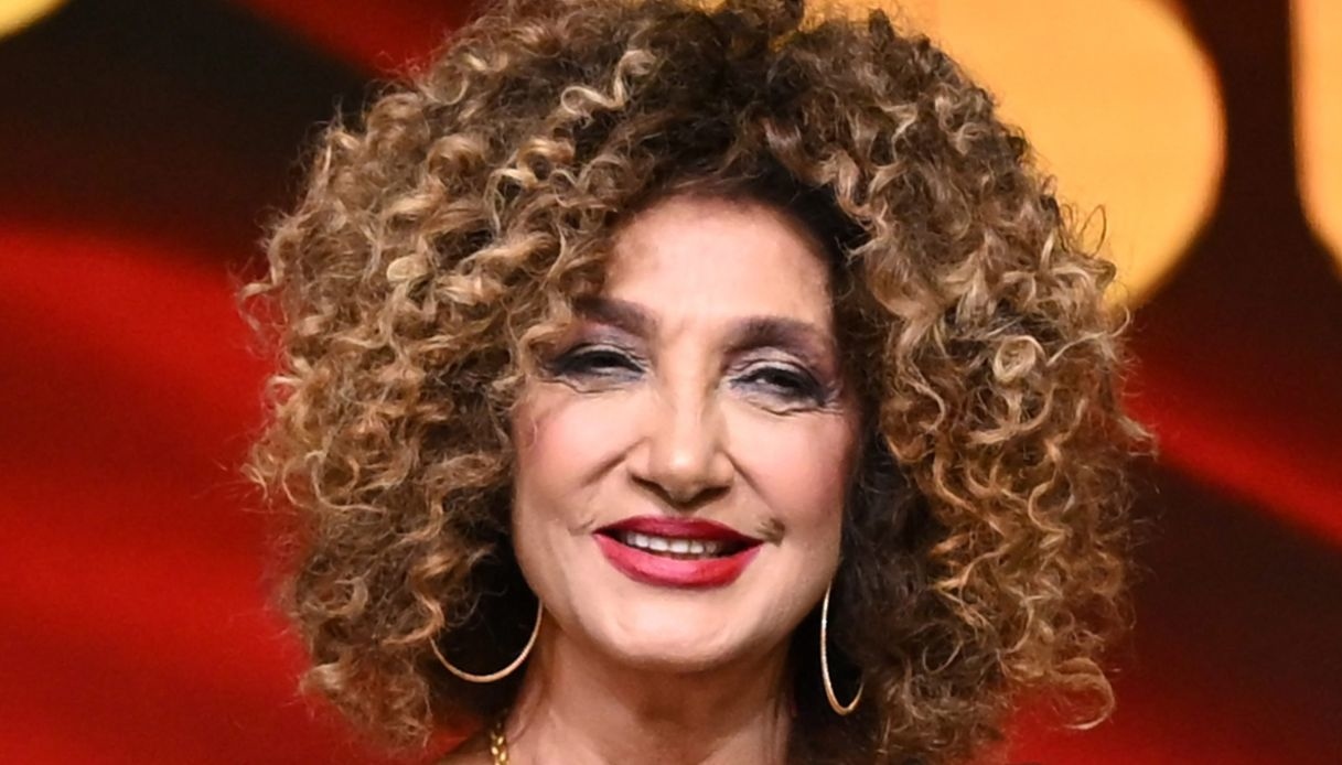 Marcella Bella spacca una chitarra (9), D'Urso "a rischio" (6)