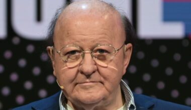 Massimo Boldi rischia "il lastrico", ai pensionati vip è stato tolto l'assegno