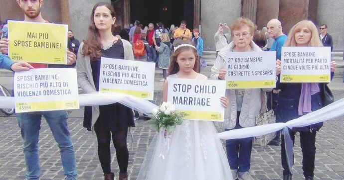 Maltrattata e drogata per costringerla al matrimonio combinato: arrestati a Rimini i genitori