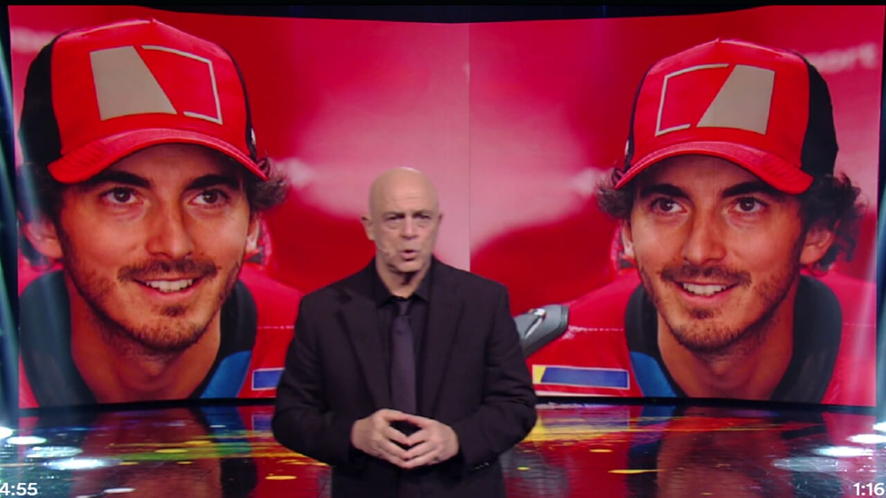 "Paga le tasse qui, lavora anche lui in giro per il mondo"