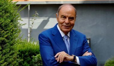 Vespa “artista” uno e trino: arrotonda anche con i doc