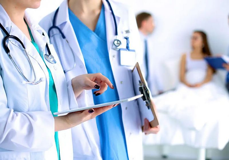 La sanità calabrese non decolla: fondi in crescita, ma persistono carenze di personale e ospedali fermi