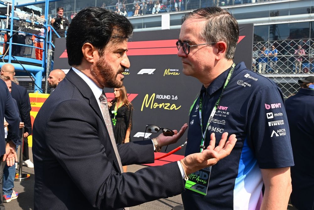 Mohammed ben Sulayem, FIA President on the grid with a VIP guest.